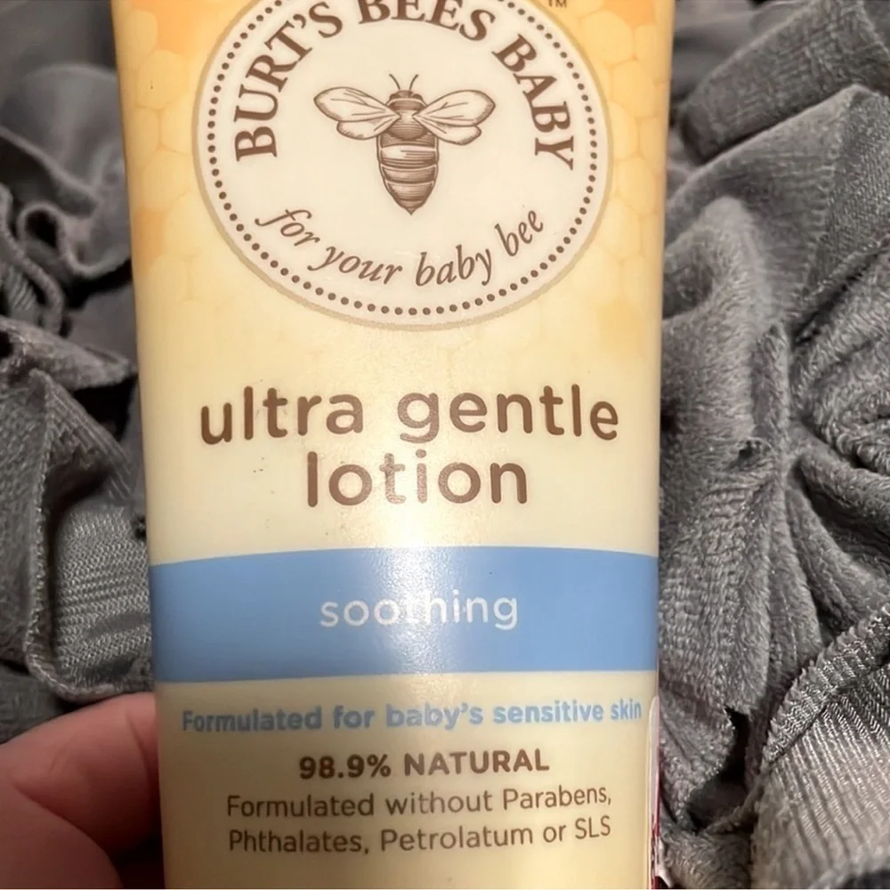 Burt's Bees Ultra Gentle Lotion (SOOTHING)